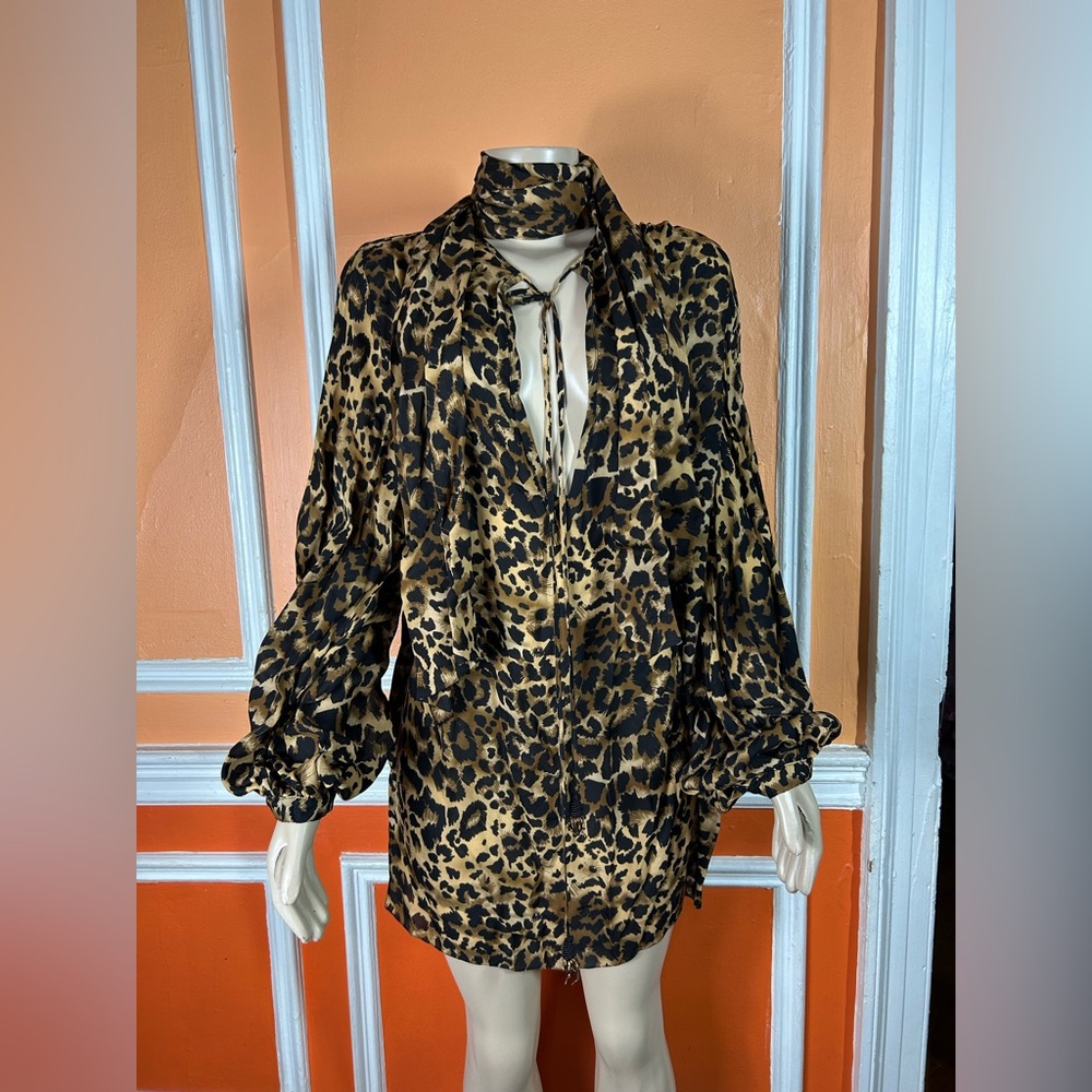 Johanna Ortiz

Candelaria Intricate Islands Leopard-Printed Silk Top